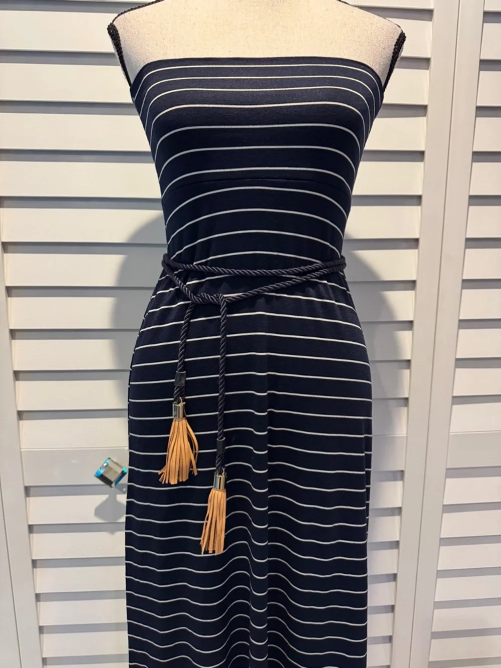 Ann Taylor NWOT Rope Tassel Belt in Navy/ Tan. Many ways to wear it.